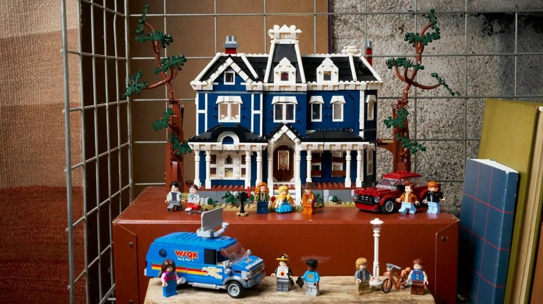 LEGO представила набор по «Очень странным делам»😍