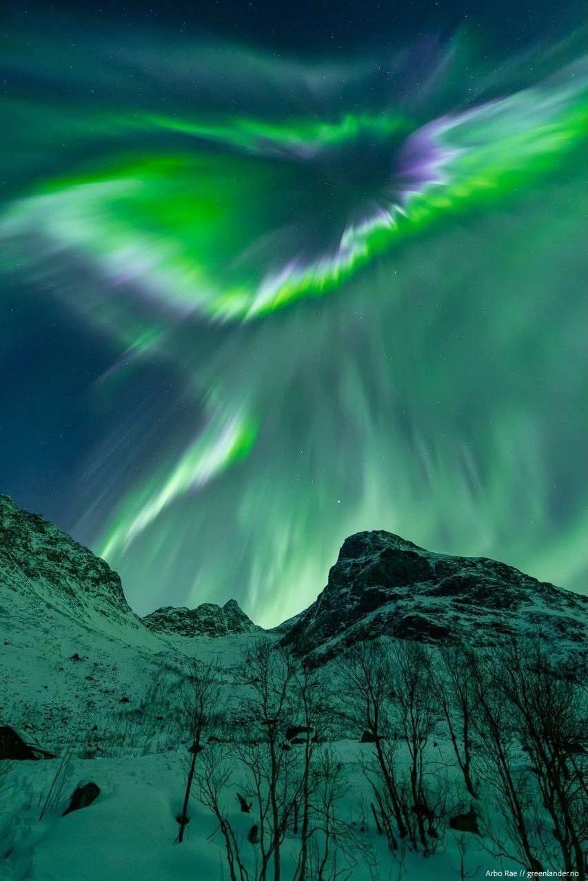 Над Норвегией прошло самое яркое северное сияние года😍