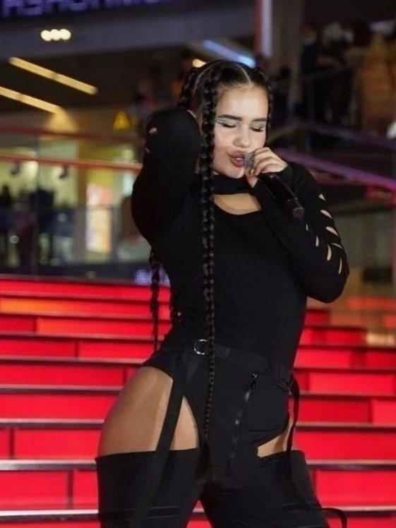 700 тысяч за 30 минут на сцене😅