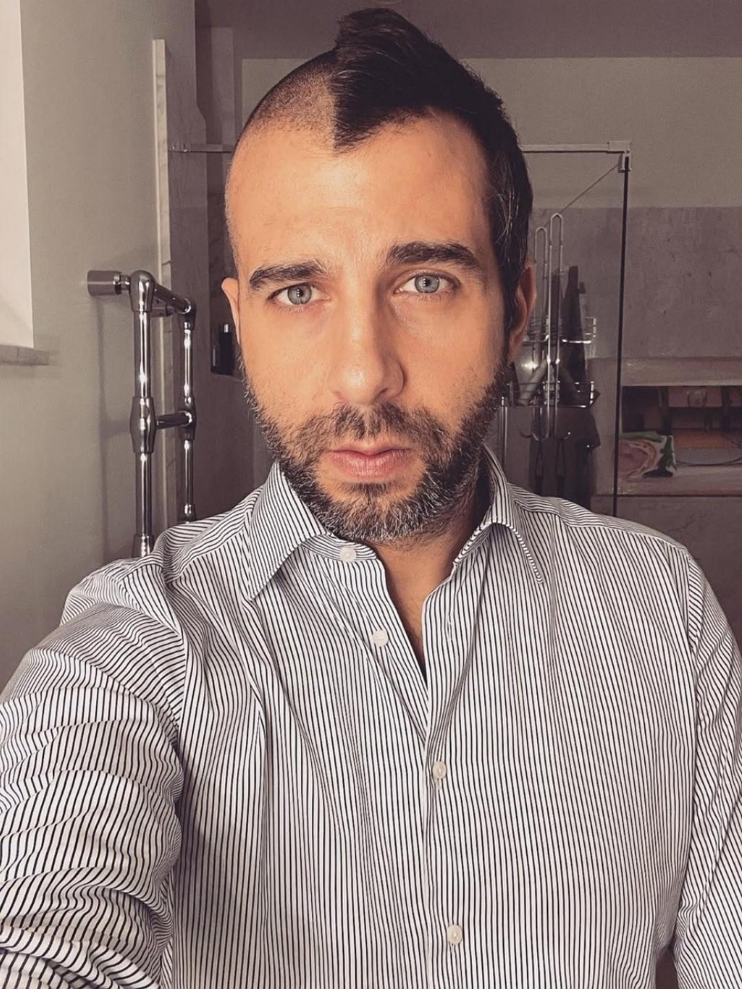 Иван Ургант вернулся и высмеял оскандалившихся Дмитрия Диброва и Ларису Долину.