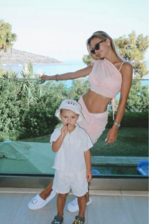 Сын Ани Ищук столкнул чужого ребенка в бассейн