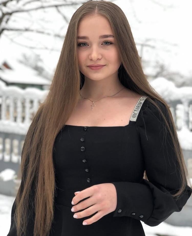 Нет парня и не замужем. Настенька. Мне 24 года.Сама я очень скромная, по этому хочу уверенного рядом парня.