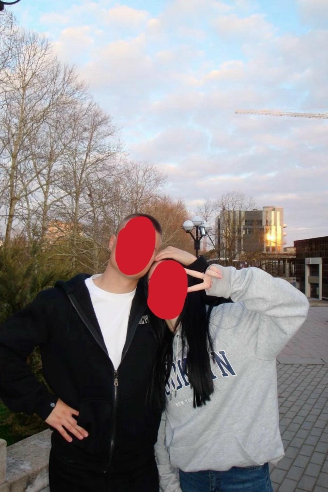 В Волгоградской области молодая пара возлюбленных наделала столько шума на балконе одного из домов, что соседям пришлось вызывать полицию.