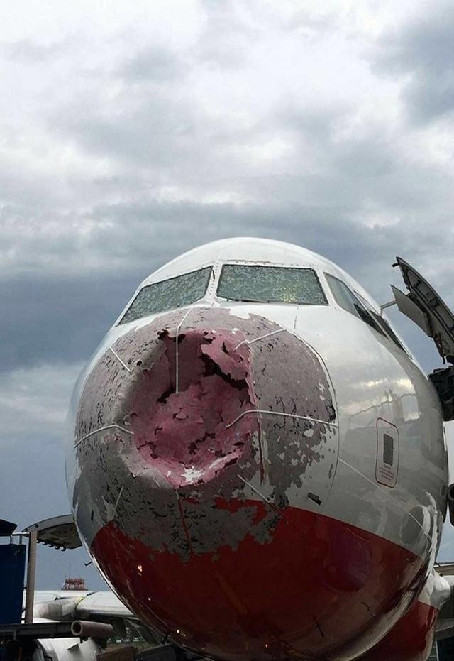 Фотографии, которые ни один пассажир самолета не хотел бы увидеть после своего приземления