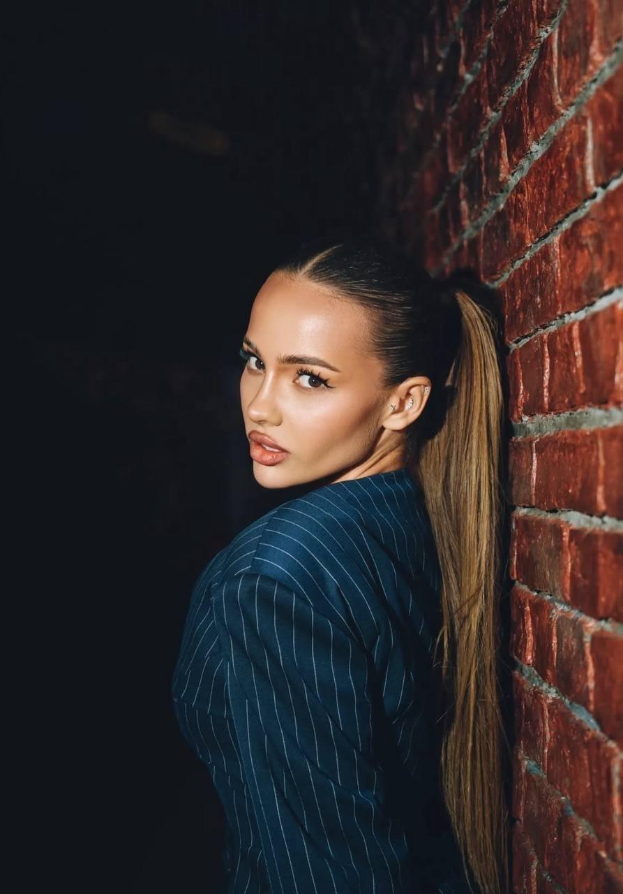 В соцсетях объявилась якобы бывшая девушка нынешнего парня Карнавал и заявила, что Валя носит ее кольцо😳