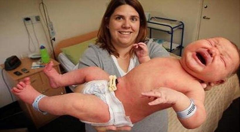 Чунь Чунь - самый большой новорождённый в мире, он родился в Китае с весом в 7,4 кг