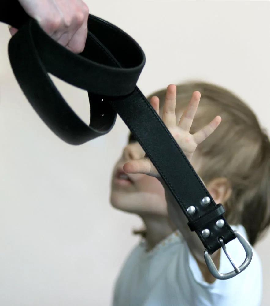 Если ребёнок не слушается, нужно просто… перестать воспитывать!