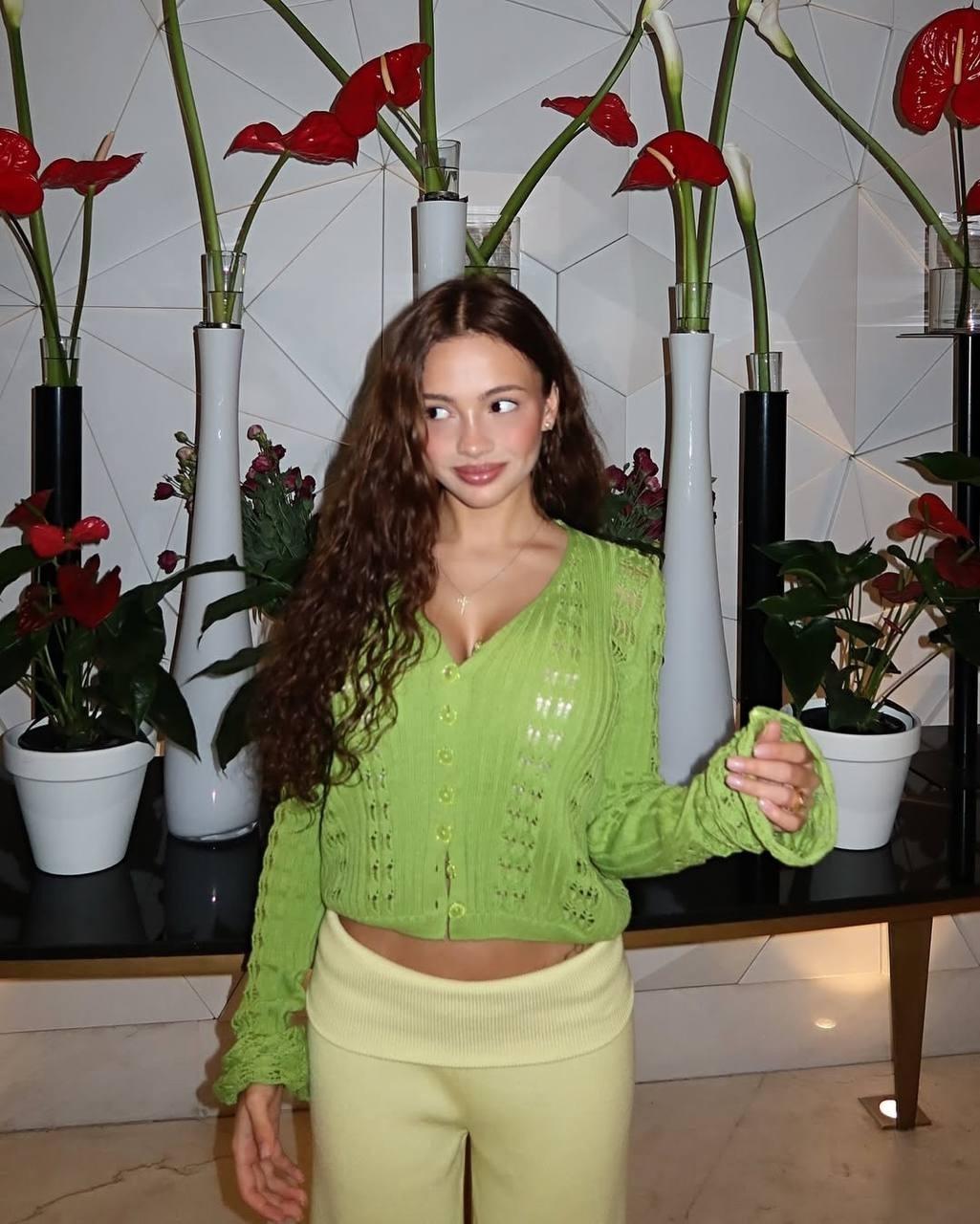 Валя Карнавал хвастается новым роскошными подарком от своего жениха — часы Картье за 4,5 миллиона рублей