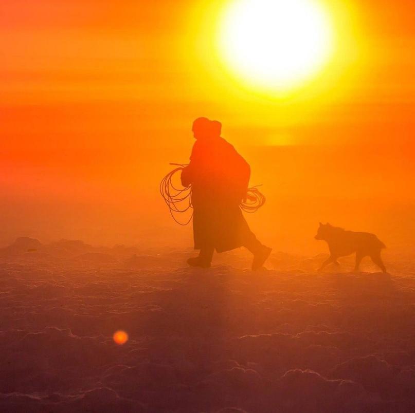 Морозный рассвет на северном полюсе земли