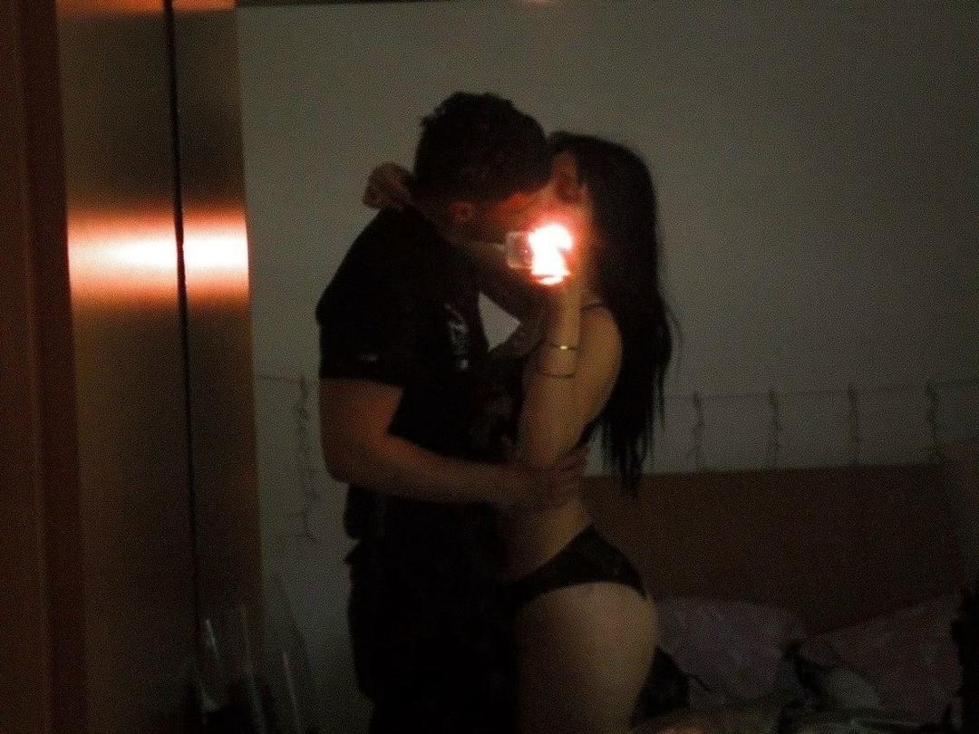 я знаю, что этот паблик читает мой парень, так вот сучка, я переспала с твоим лучшим другом и сделала это вчера, пока ты был на работе конченное ты чмо…