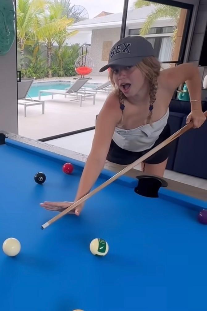 В сети обсуждают, что Юля Гаврилина окончательно соскуфилась…