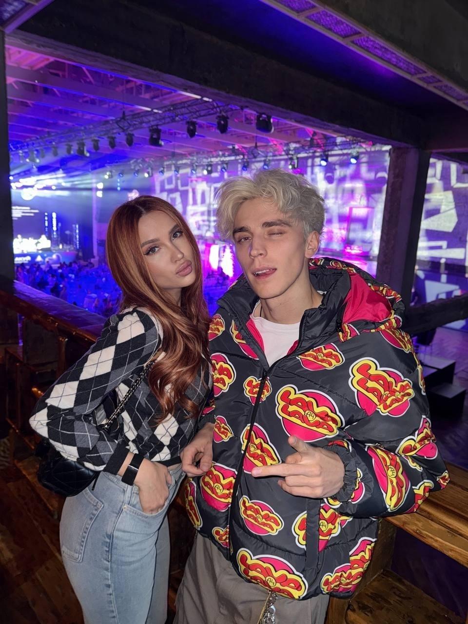 Влад Бумага перед Новым годом улетел в Бразилию