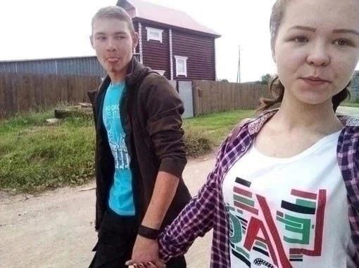 В интернете набирает огромную популярность необычная пара из села Настя и Саша, которые изменили свою жизнь навсегда буквально за неделю, переехав из небольшого села в Москву.