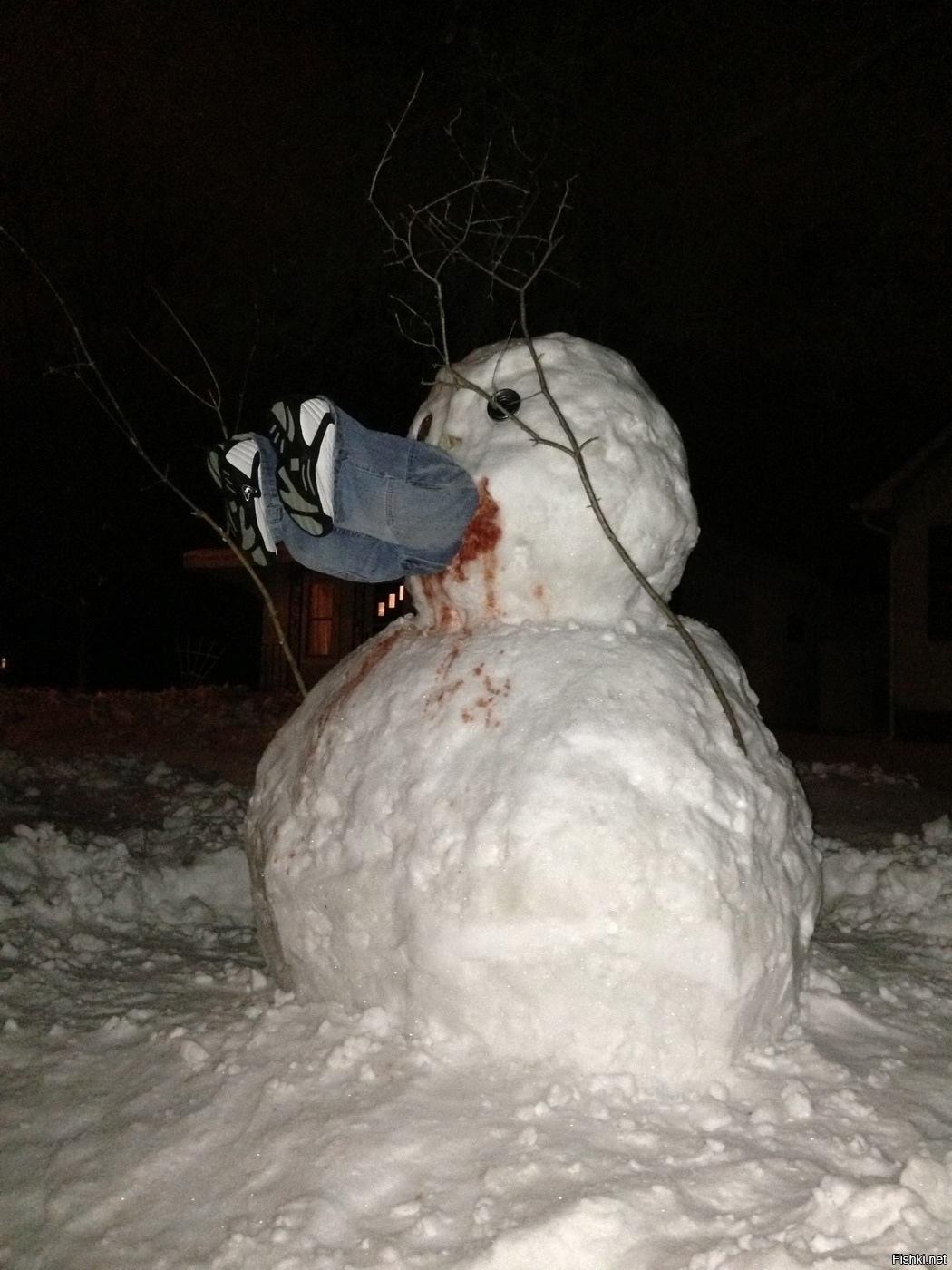 Снеговики требуют чтобы выпал снег в Саратове