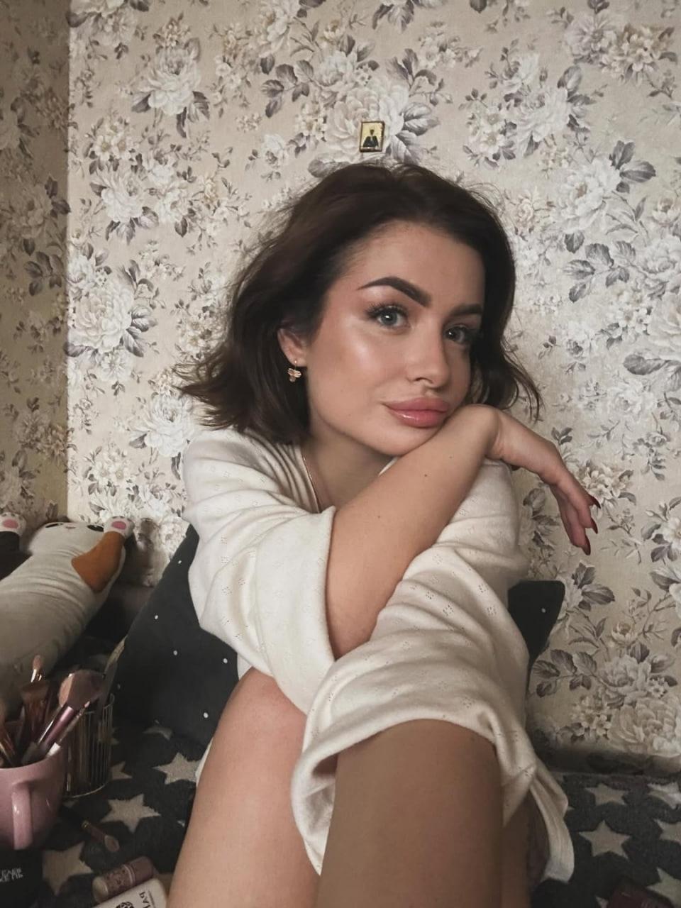 Развелась с гулящим мужем. Катенька. Мне 27 лет. Ценю щедрость и честность. Не терплю зануд и ревнивцев. Хочу чувствовать страсть и быть желанной.