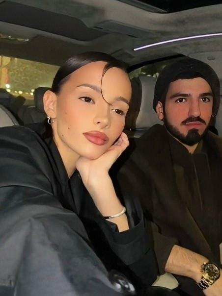 　 Валя Карнавал не верит обвинениям в адрес своего парня👀