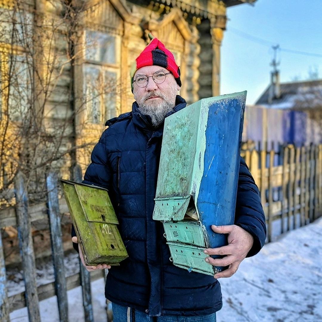 «Меня зовут Александр, раньше я жил на скорости, был байкером. А теперь каждый Новый год я встречаю с одной и той же мыслью — лишь бы моя мастерская для особенных детей не замолчала.