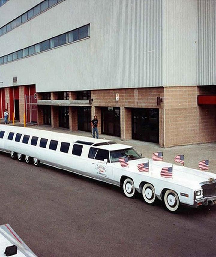 American Dream Car - самый длинный лимузин в мире с джакузи и вертолетной площадкойАвтомобиль создан в 1992 году, имел 26 колёс, два двигателя, первоначально работал с двумя водителями