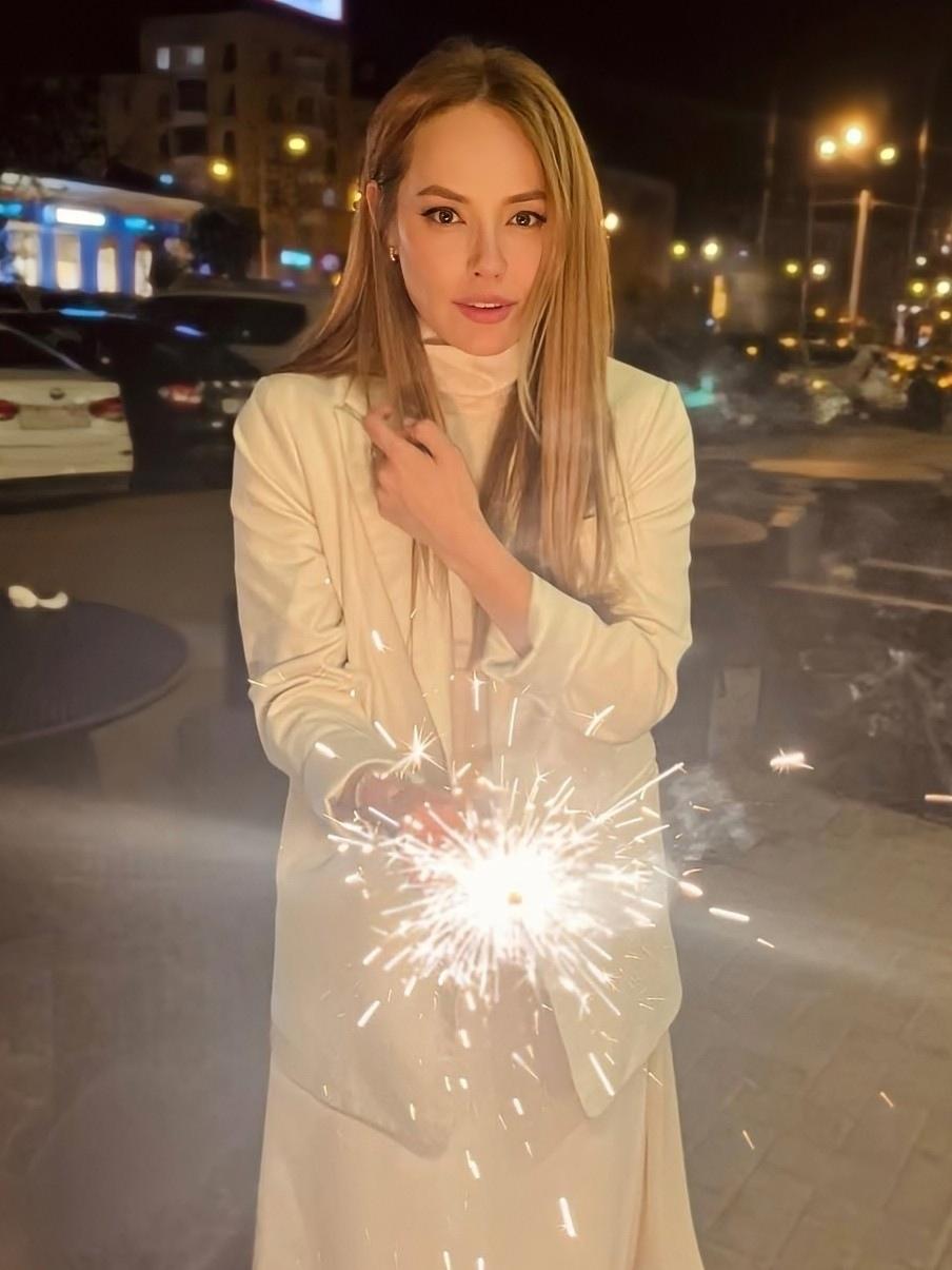 38-летняя актриса Зоя Бербер — одна из немногих девушек, сыгравших в сериале «Реальные пацаны». 💔