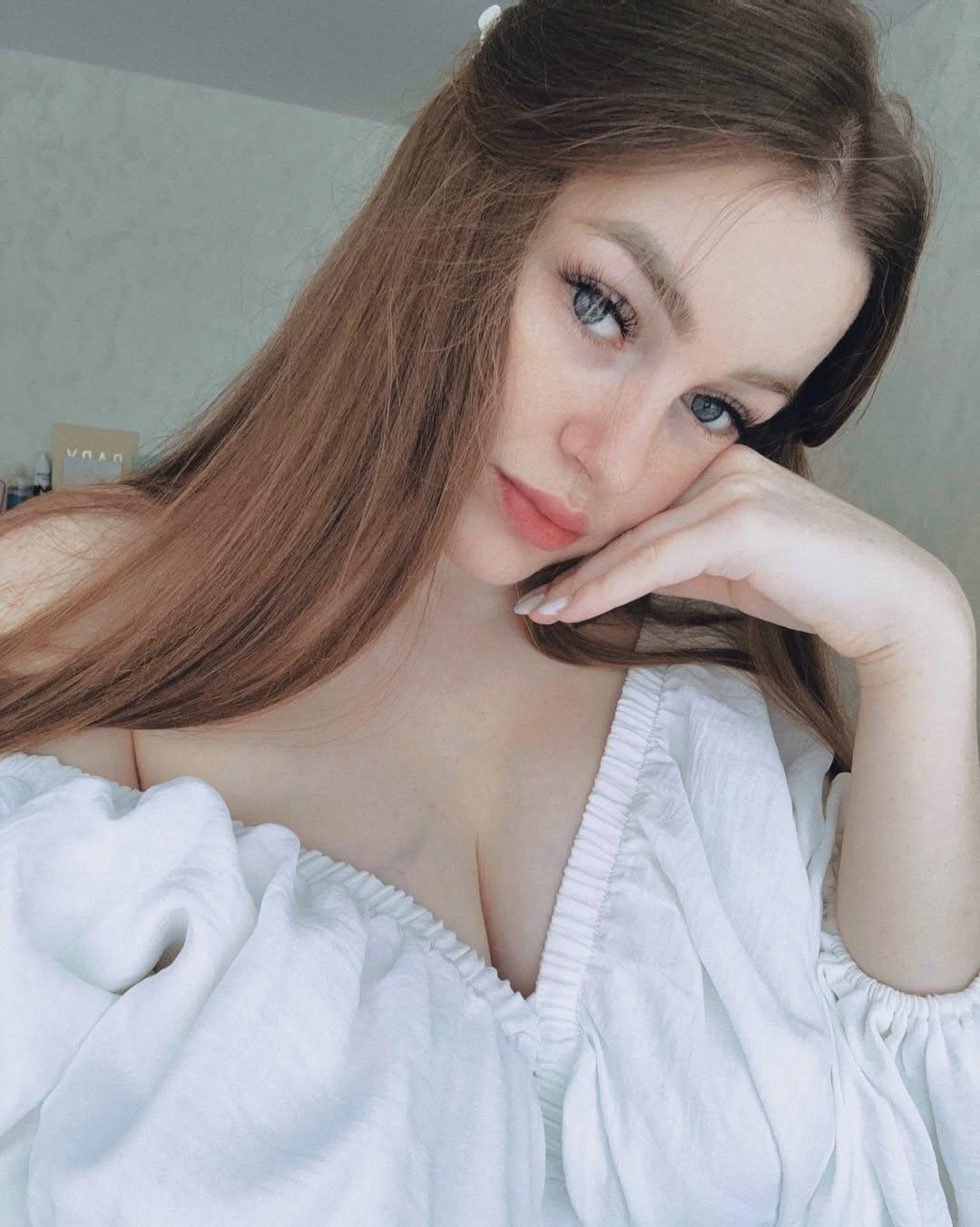 Я Светлана. Мне 28.