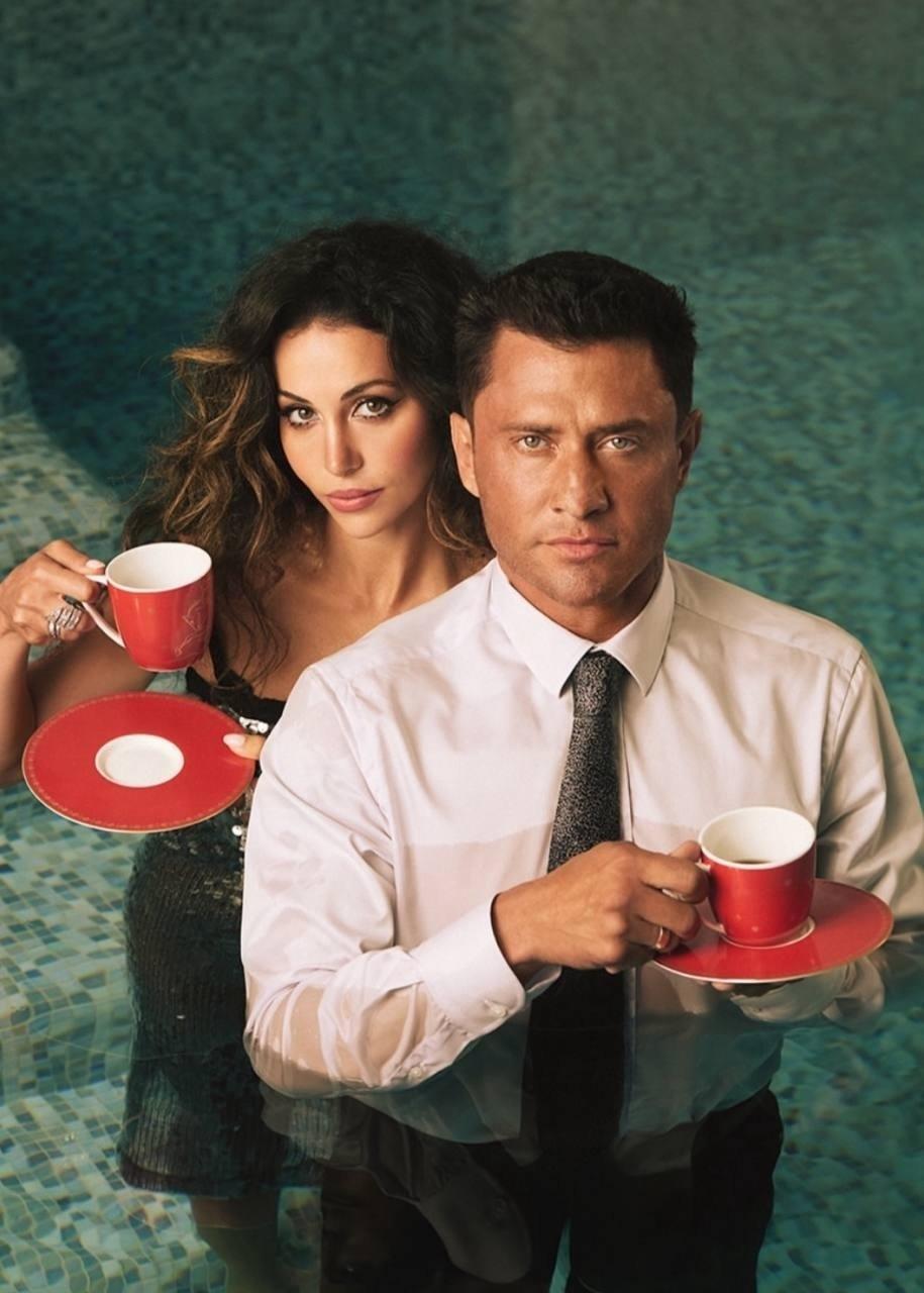 Актёр Павел Прилучный в новой фотосессии со своей женой и сыном от первого брака &#128141;