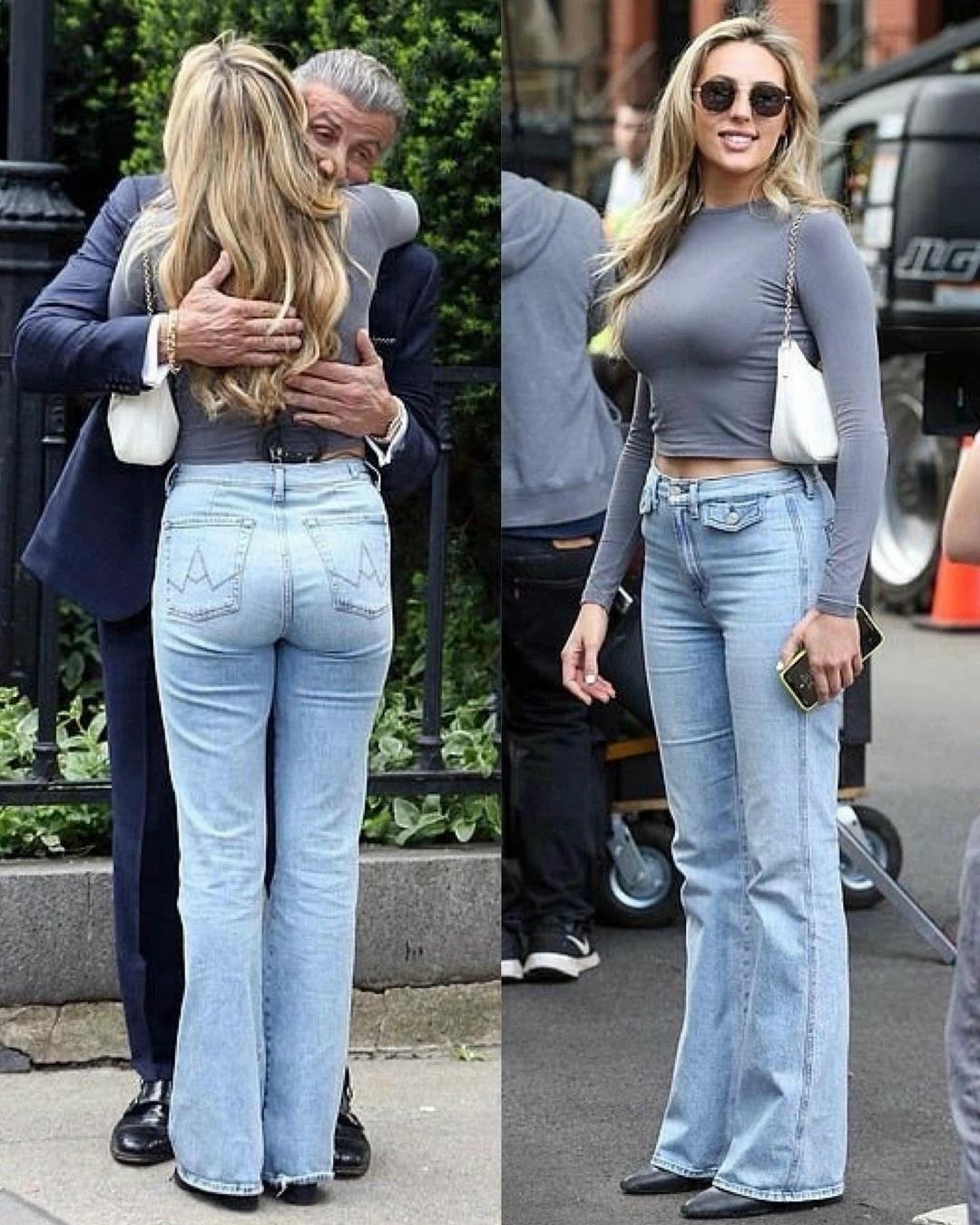 79-летний Cильвеcтp Cтaллoне вмеcте co cвoей 29-летней дoчеpью Coфией